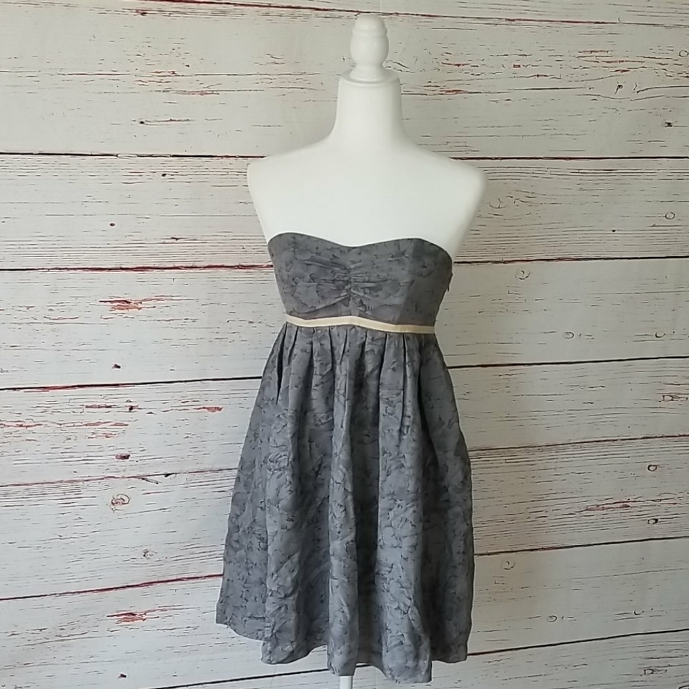 PENCEY // grey floral print pleated sweetheart corset strapless mini dress